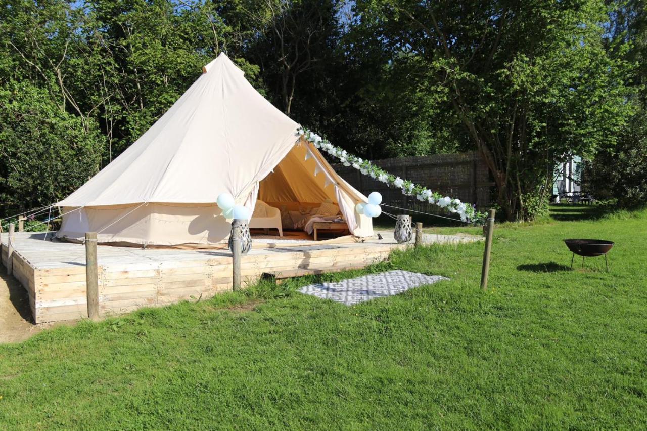 Hopgarden Glamping - Luxury 6m bell tent Wadhurst Exteriör bild