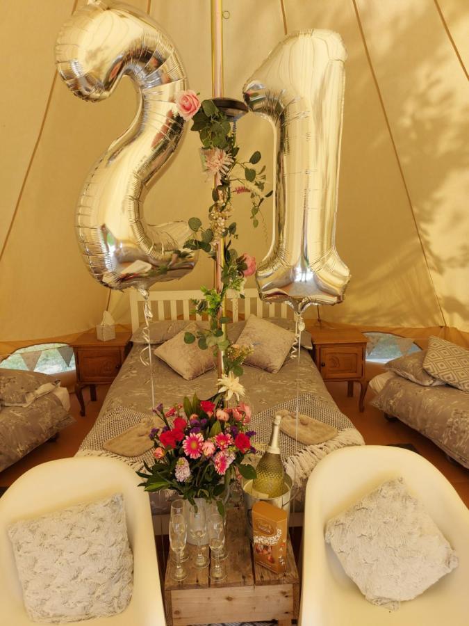 Hopgarden Glamping - Luxury 6m bell tent Wadhurst Exteriör bild